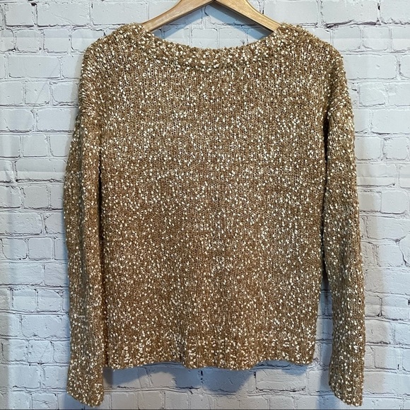 LOFT V-Neck Textured Sweater size Medium - Picture 3 of 9